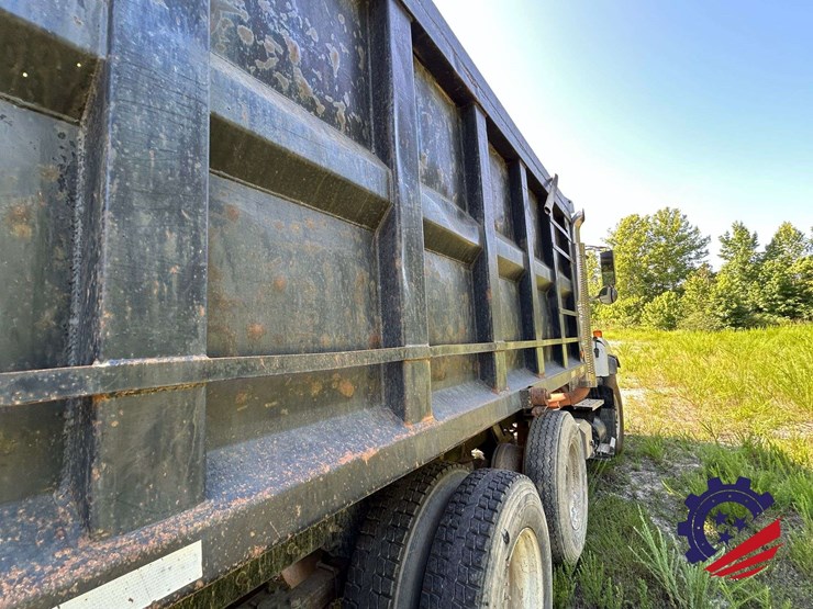 2008-international-5600-paystar-tri-axle-dump-truck-image-41