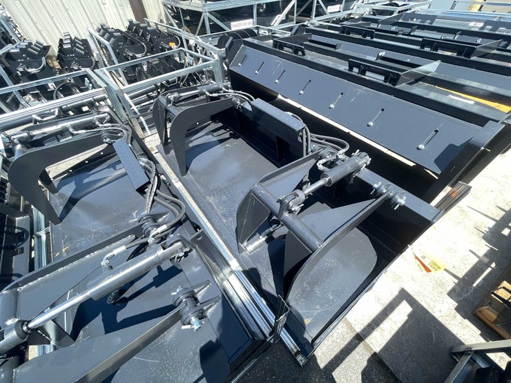 #8259-•-unused-2026-jct-skid-steer-grapple-bucket-(o2)-image-1