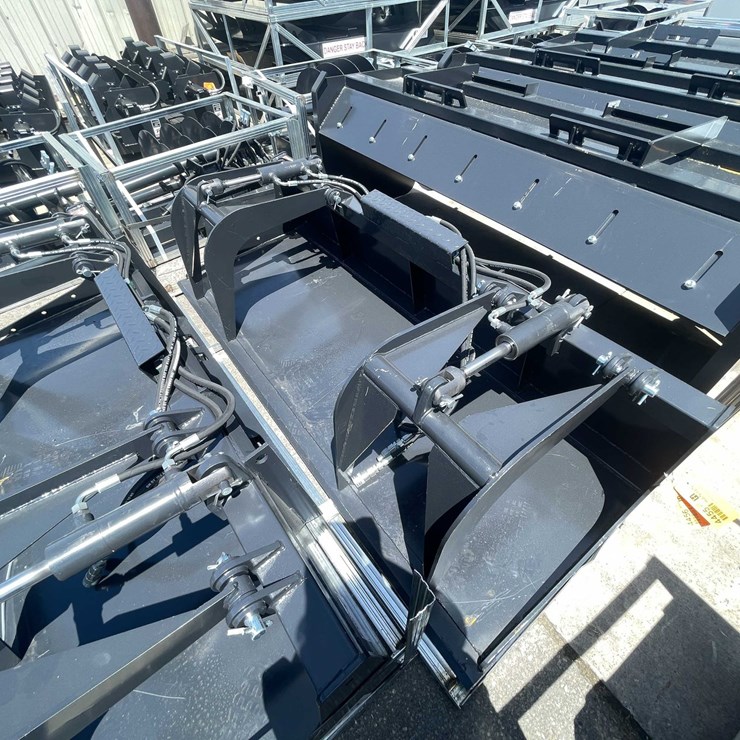 #8259 • Unused 2026 JCT Skid Steer Grapple Bucket (O2)