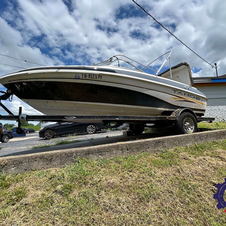 (INOP) 2006 18.5 Foot Tahoe Bow Rider Boat