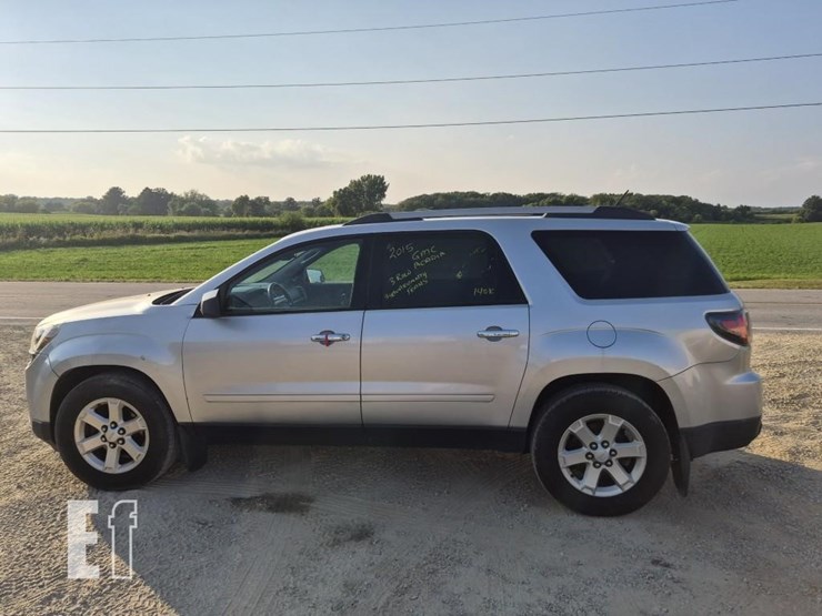 2015-gmc-acadia-image-2