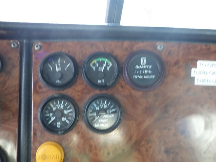 2004-peterbilt-378-image-31