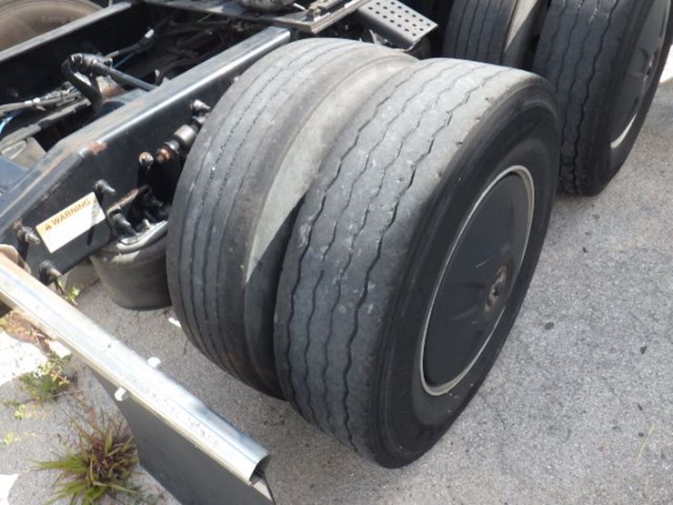 2017-freightliner-cascadia-125-evolution-image-9