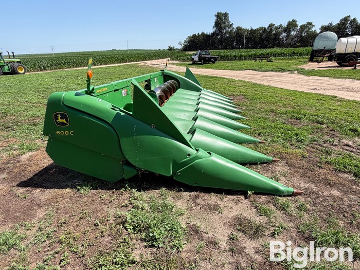 2016-john-deere-608c-image-4