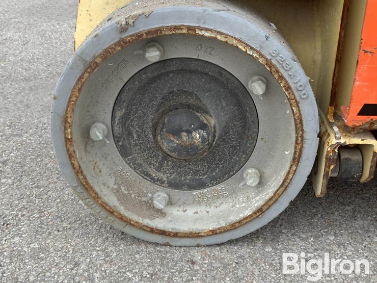 2016-jlg-1230es-image-18
