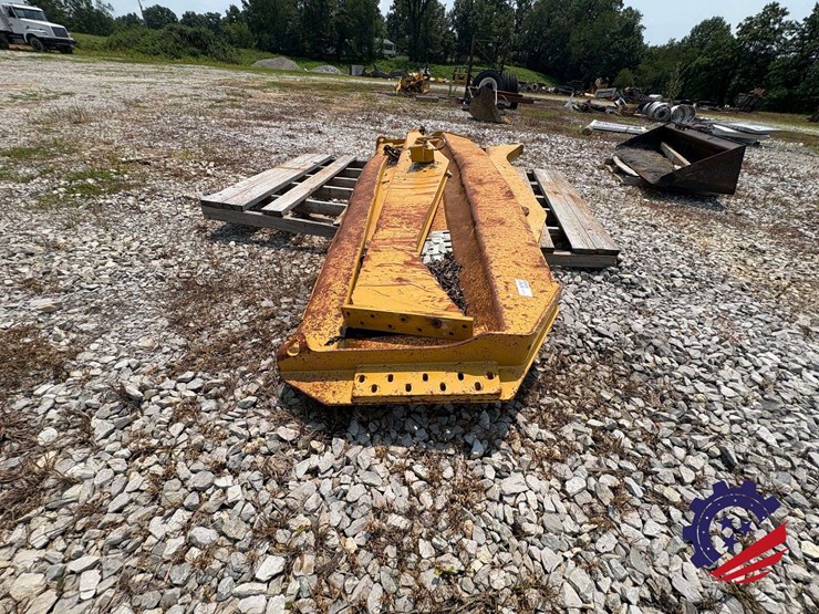 caterpillar-745-image-9
