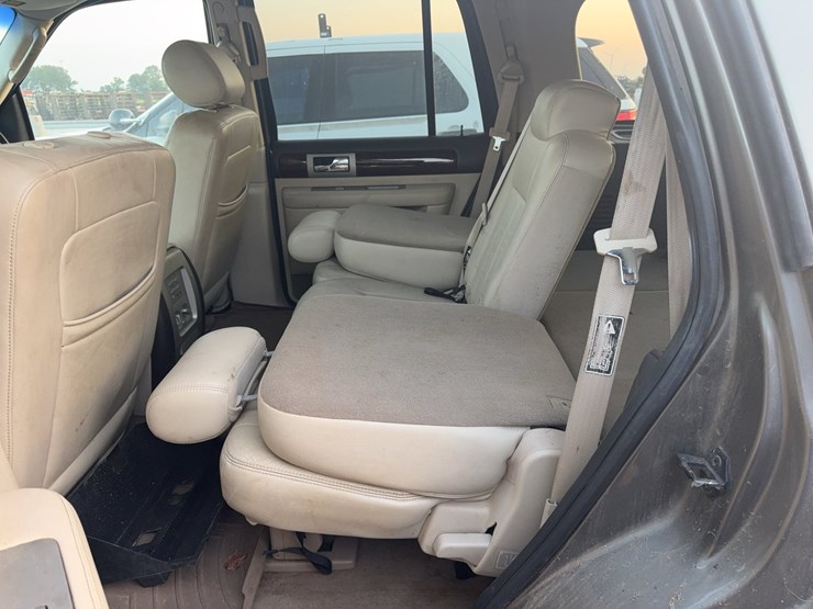 2003-lincoln-navigator-image-21