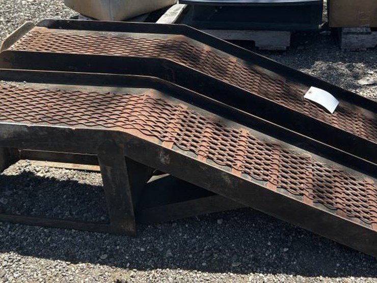 #92-•-(2)-heavy-duty-car-ramps-image-1