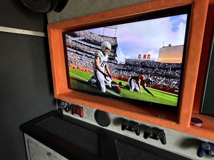 #63-•-2016-lark-20'-gaming-trailer-�-fully-equipped-image-51