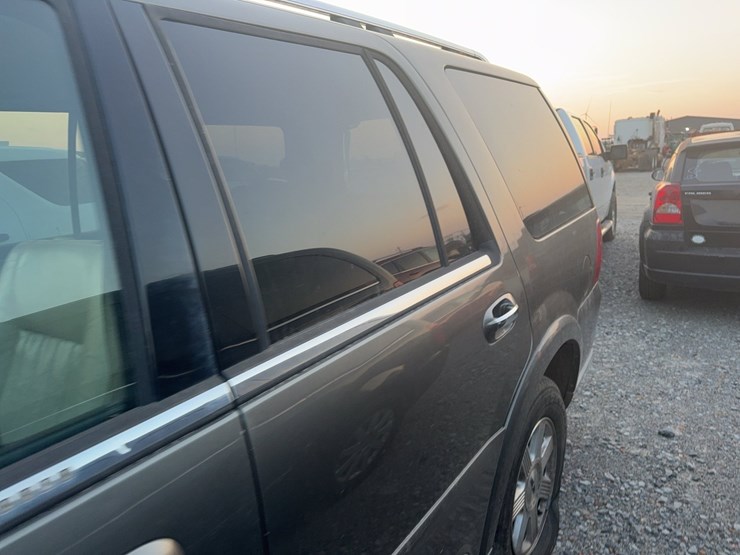 2003-lincoln-navigator-image-18