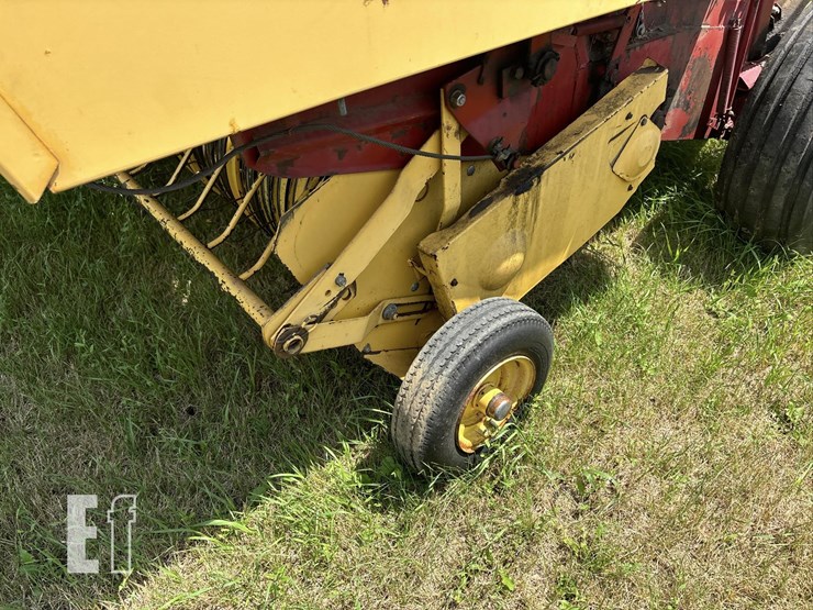 new-holland-855-image-10