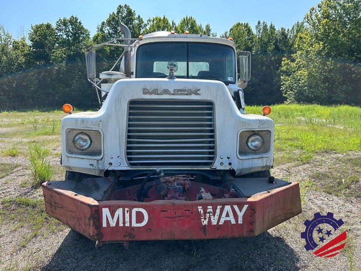 1998-mack-dm690s-image-13