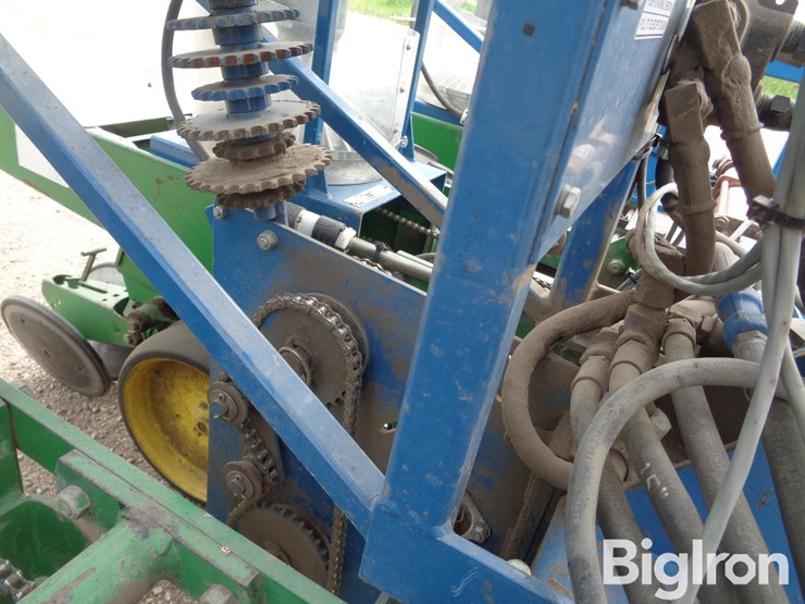 almaco-4r30-3-pt-research-planter-image-18
