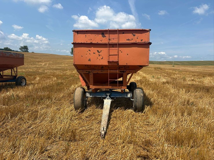 250-bushel-gravity-bed-wagon-image-6