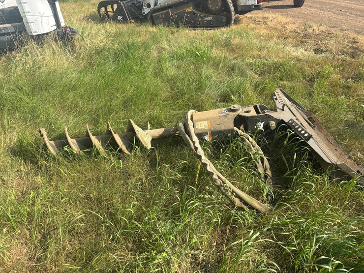 2012-bobcat-15c-post-hole-digger-image-4