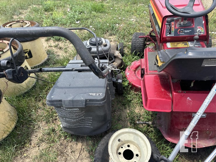 assortment-of-lawn-mowers,-weed-eaters,-string-tim-image-7