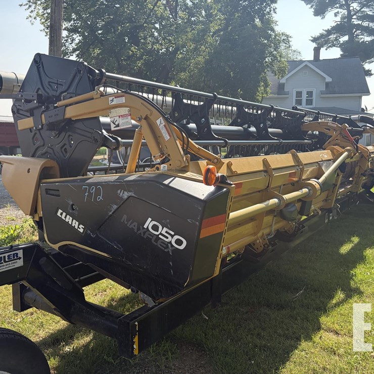 2013 CLAAS MAXFLEX 1050