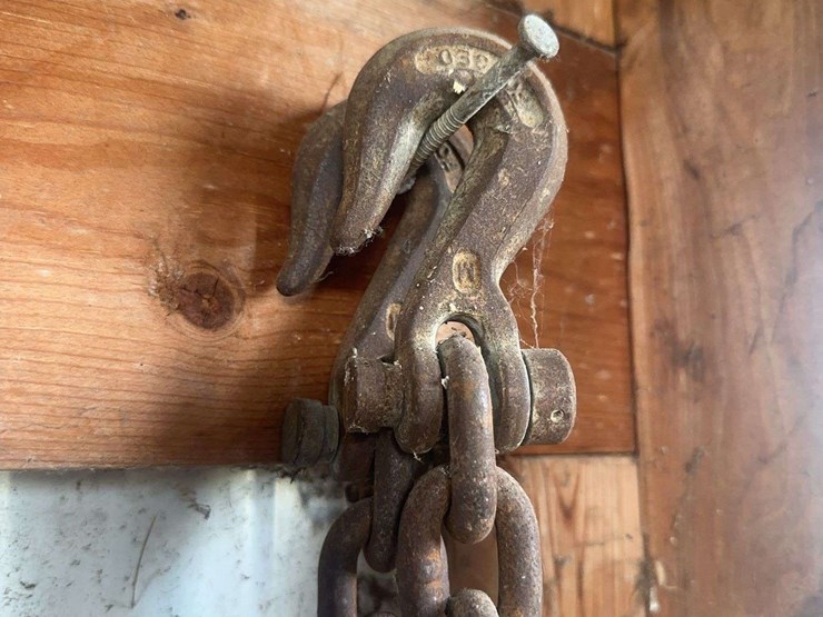 heavy-duty-forged-steel-chain-with-grab-hooks-image-2