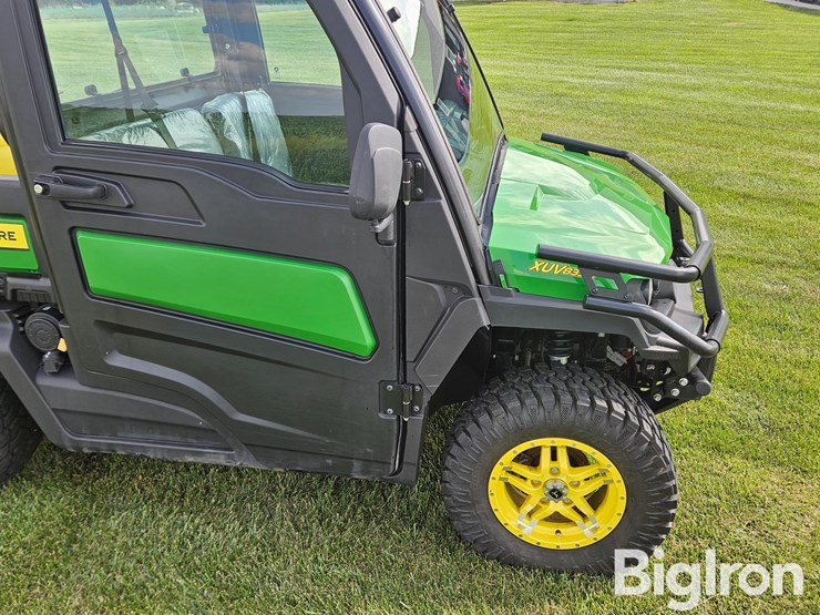 2023-john-deere-xuv-835m-gator-4x4-utv-w/65-gal-sprayer-image-13