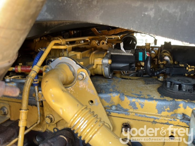 2018-caterpillar-d6n-lgp-image-51