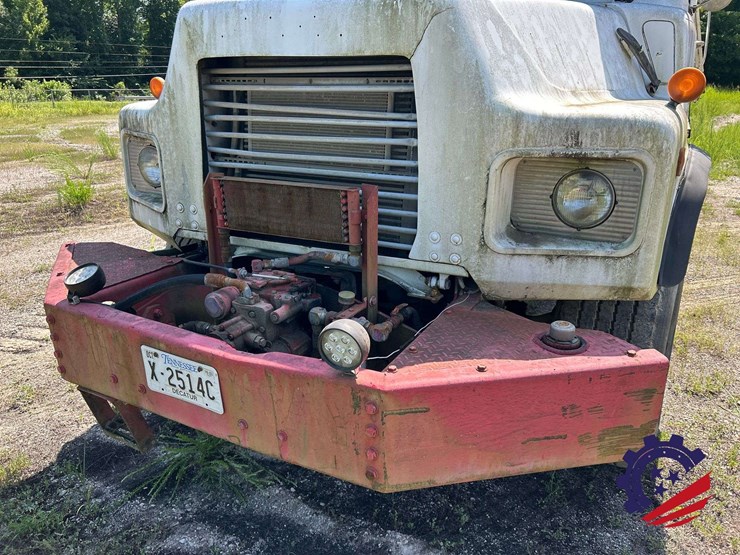 1995-mack-dm690s-image-12