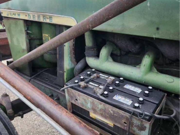 john-deere-4010-image-33