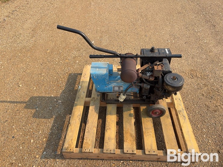 generac-3750-watt-gas-powered-generator-image-4