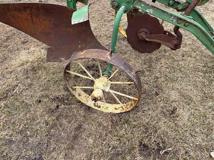 john-deere-pull-type-one-bottom-plow-image-9