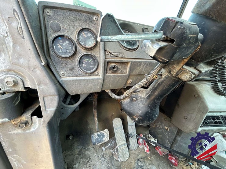 1992-mack-dm600gk-rear-discharge-(glider-kit)-concrete-mixer-truck-image-67