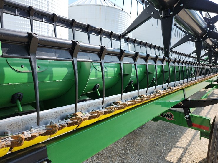 2011-john-deere-635f-image-11