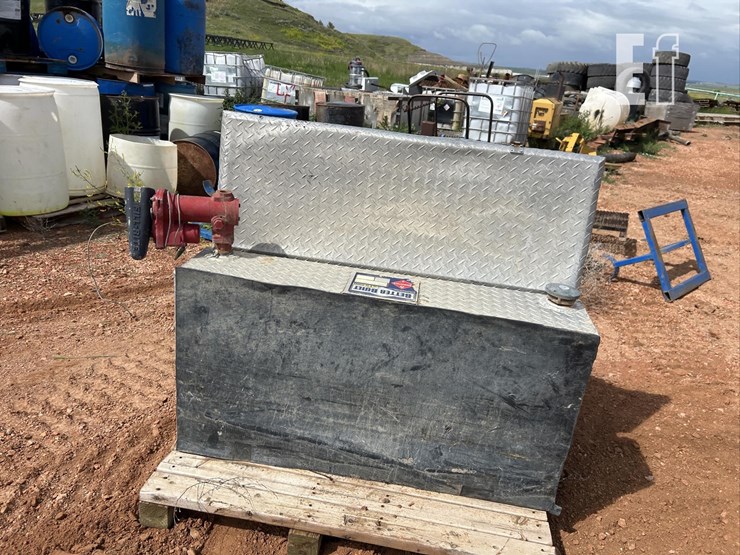 fuel-tank-w/toolbox-6370-image-2