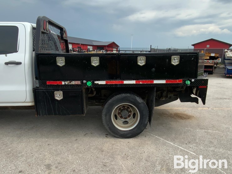2016-chevrolet-3500-image-19