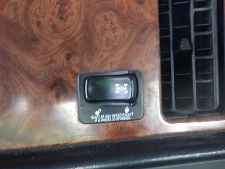 2004-peterbilt-378-image-35