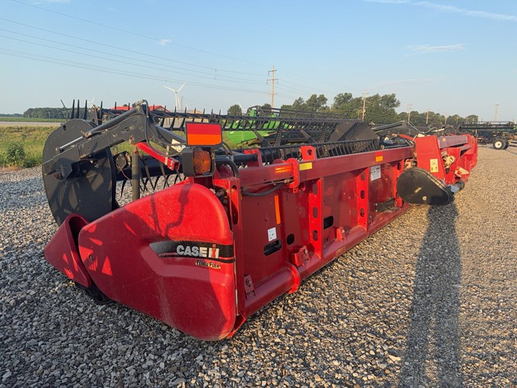 2014-case-ih-3162-image-47