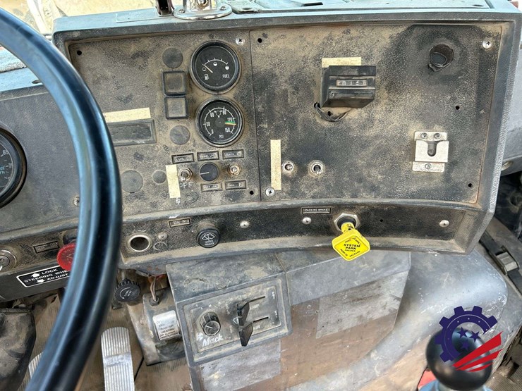 1995-mack-dm690s-image-86