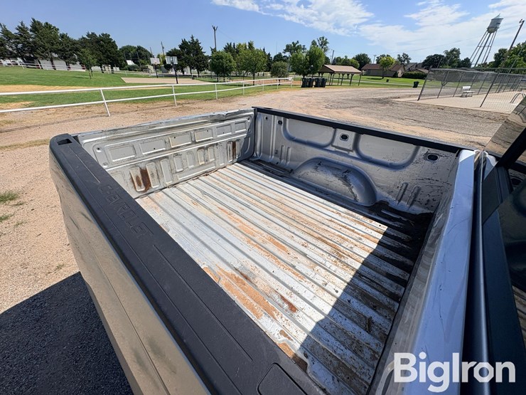 2018-chevrolet-silverado-1500-z71-4x4-crew-cab-pickup-image-15