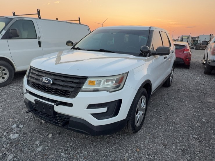 2017-ford-explorer-image-1