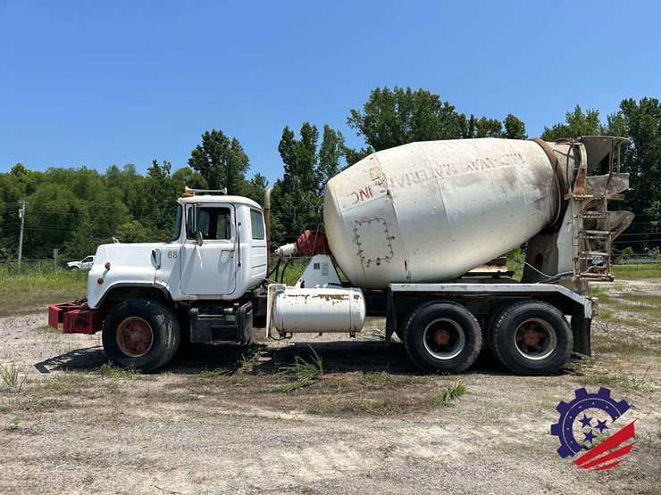 1988-mack-dm690s-image-22