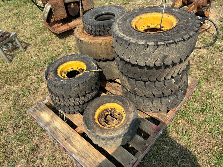 #2687-•-forklift-tires-image-2