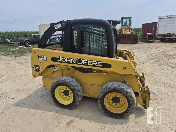 deere-240-image-4