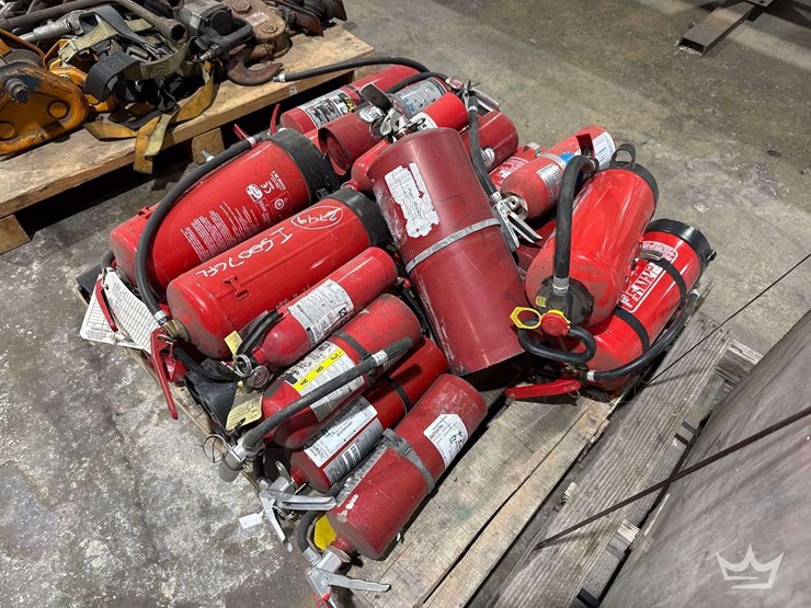 pallet-of-miscellaneous-fire-extinguishers-image-4