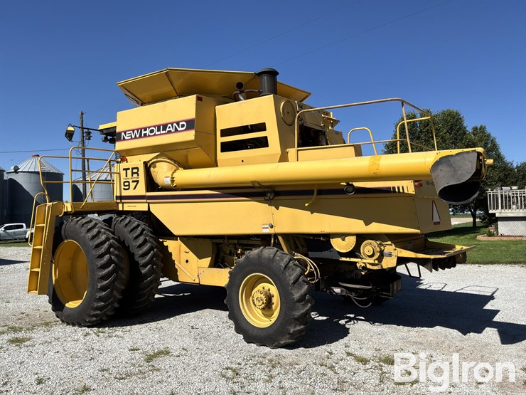 1995-new-holland-tr97-image-7