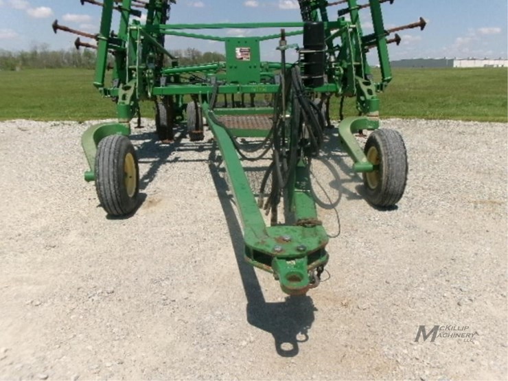 2003-john-deere-2210-image-13