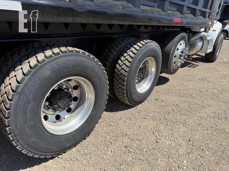 2005-peterbilt-335-image-47