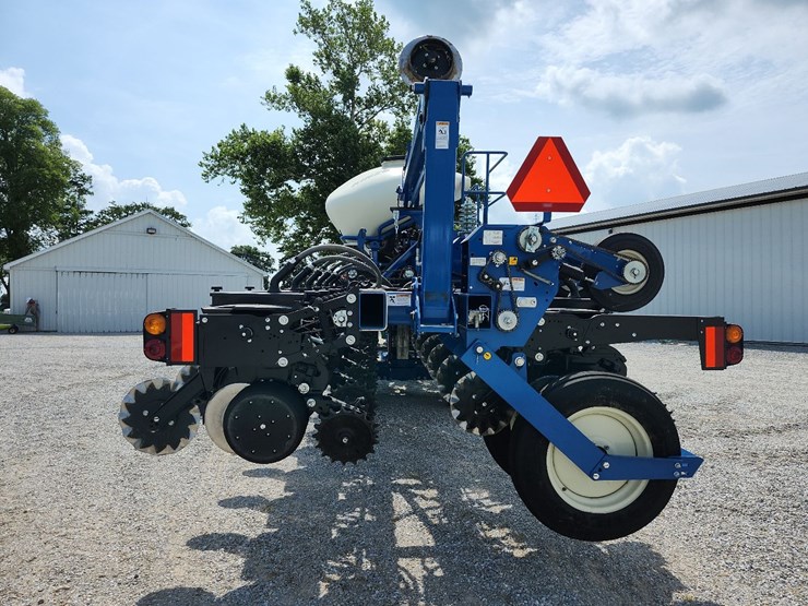 2023-kinze-3605-image-9