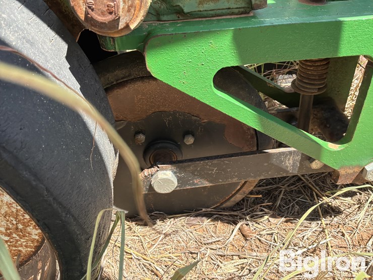 john-deere-7300-image-15
