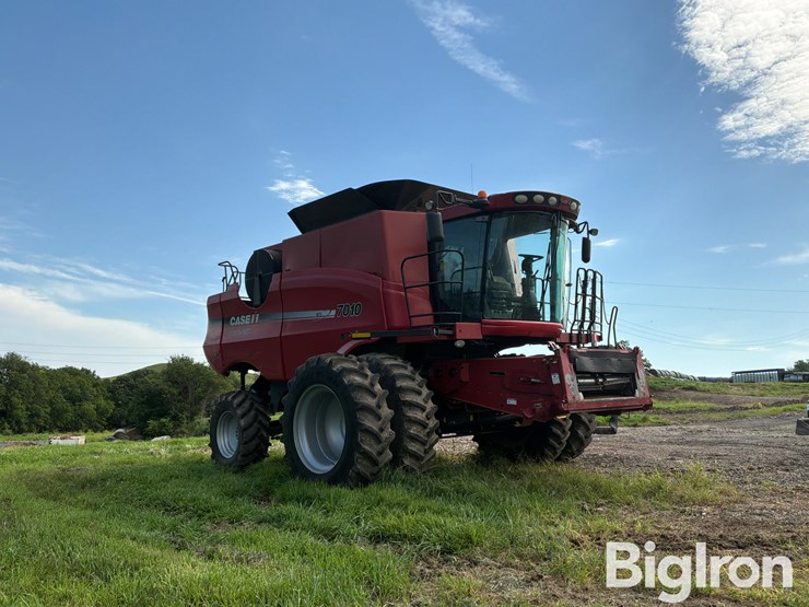 2007-case-ih-7010-image-3