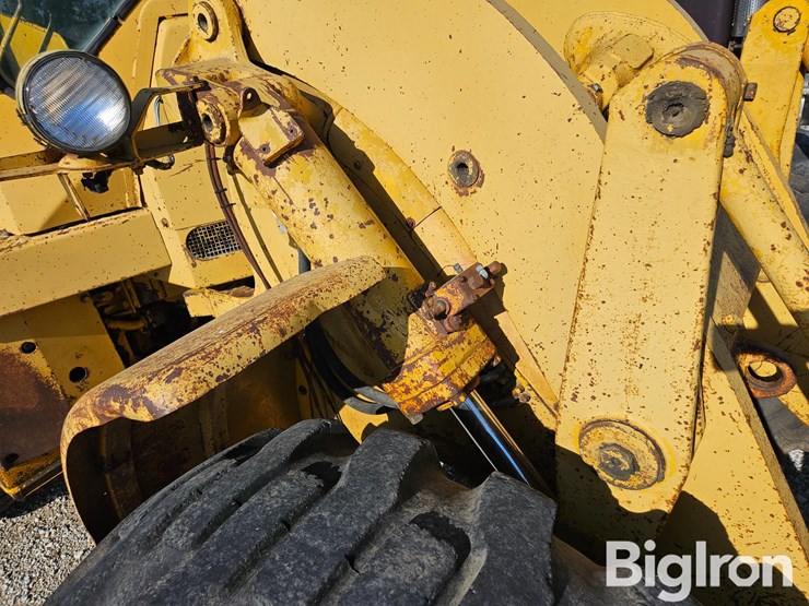 caterpillar-950-image-16