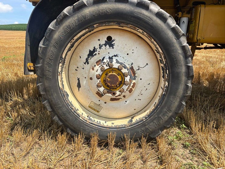 rogator-1254-sprayer-image-9
