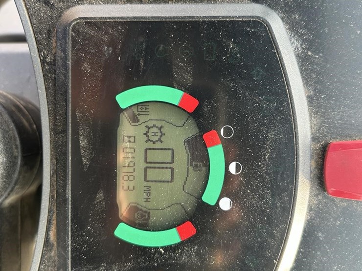 2015-caterpillar-910k-image-62